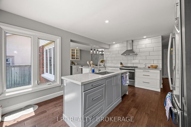 19 Collegeview Crescent