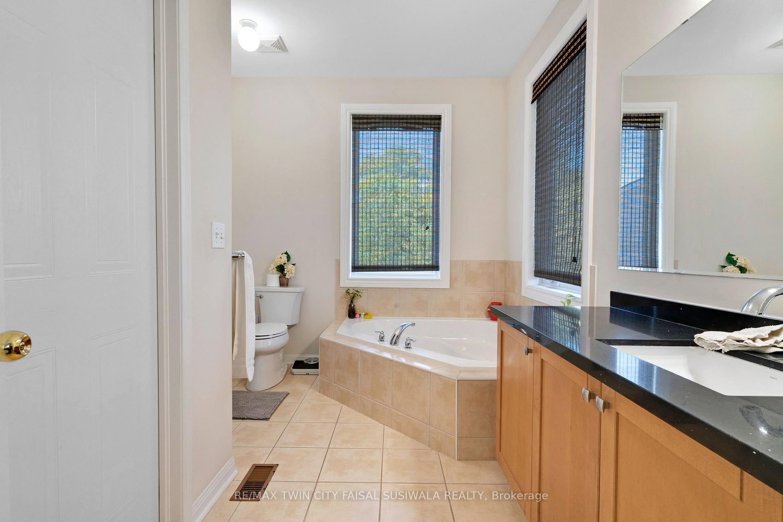 298 Garth Massey Drive • Cambridge, ON photo 24
