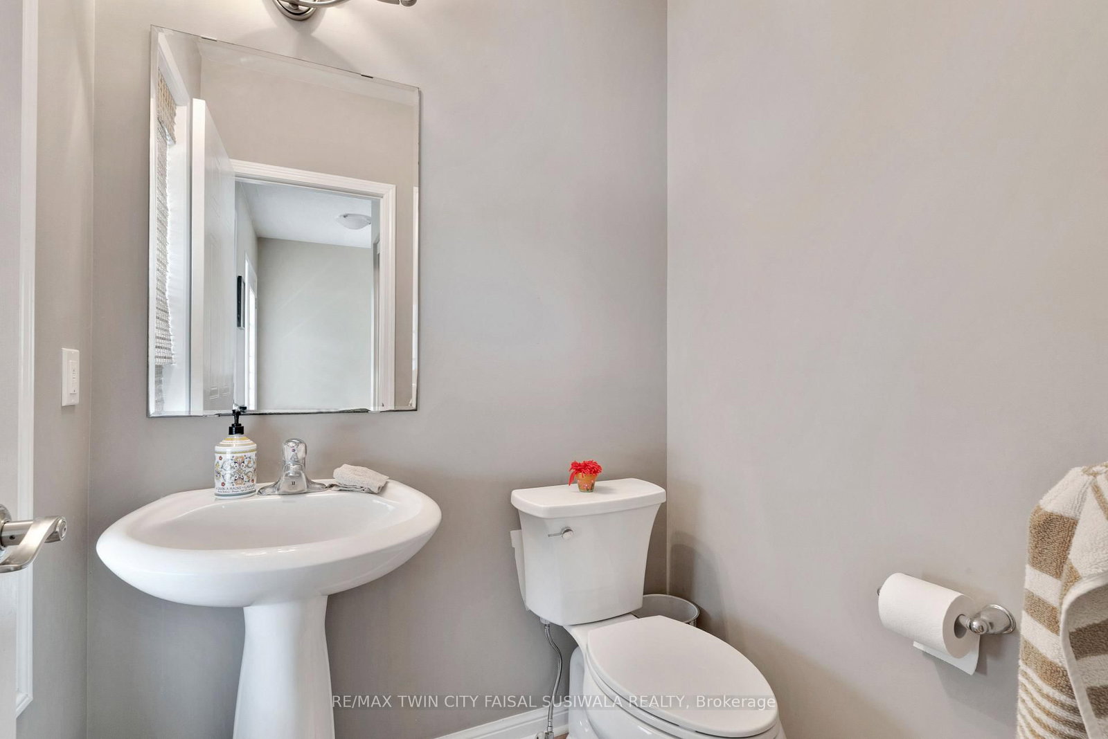 298 Garth Massey Drive • Cambridge, ON photo 9