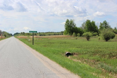 SE 1/4 SEC 21 HWY 600 — more photos
