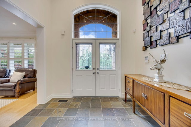 4 Avery Circle