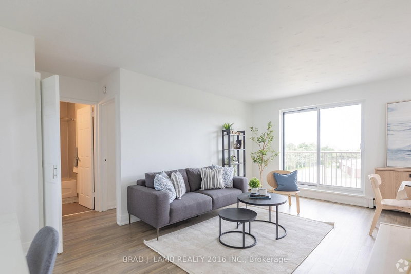 304 - 718 Lawrence Road E