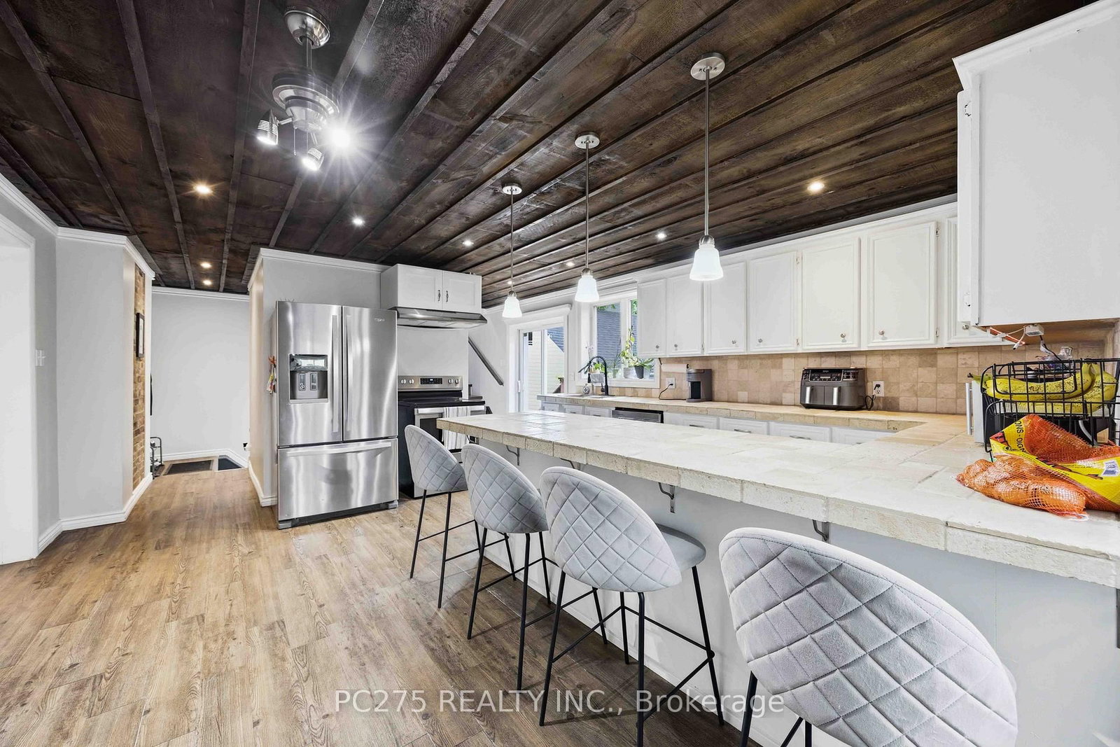 112 Essex Street • Sarnia, ON photo 12