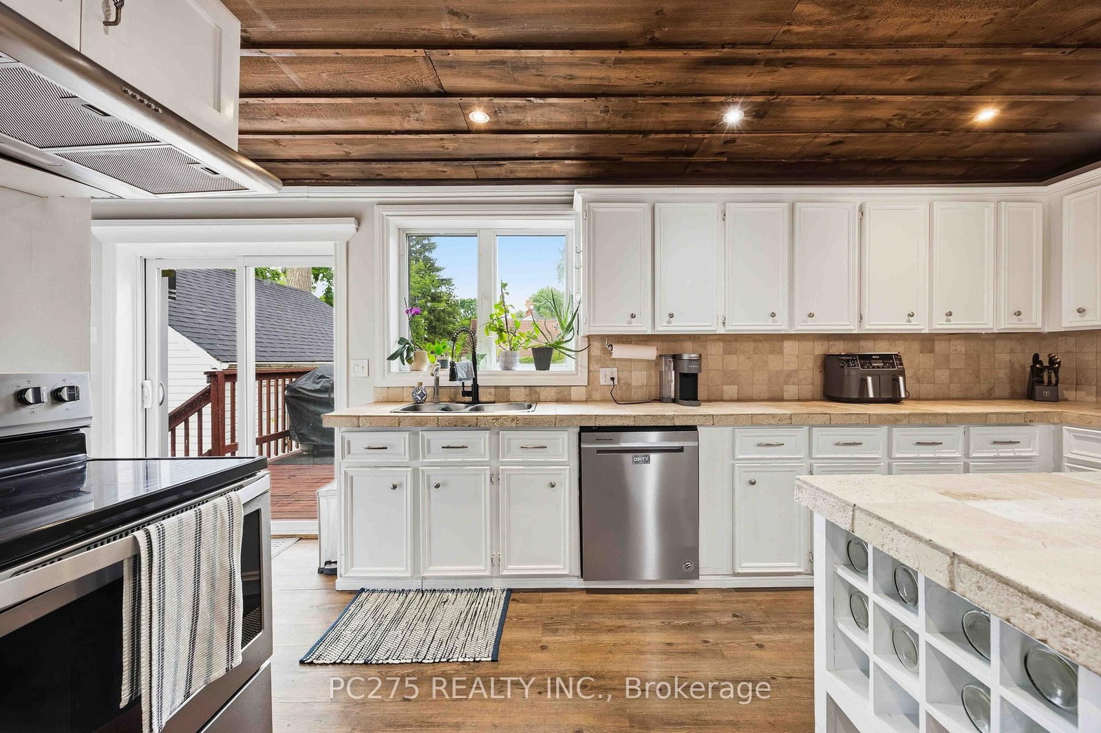 112 Essex Street • Sarnia, ON photo 14