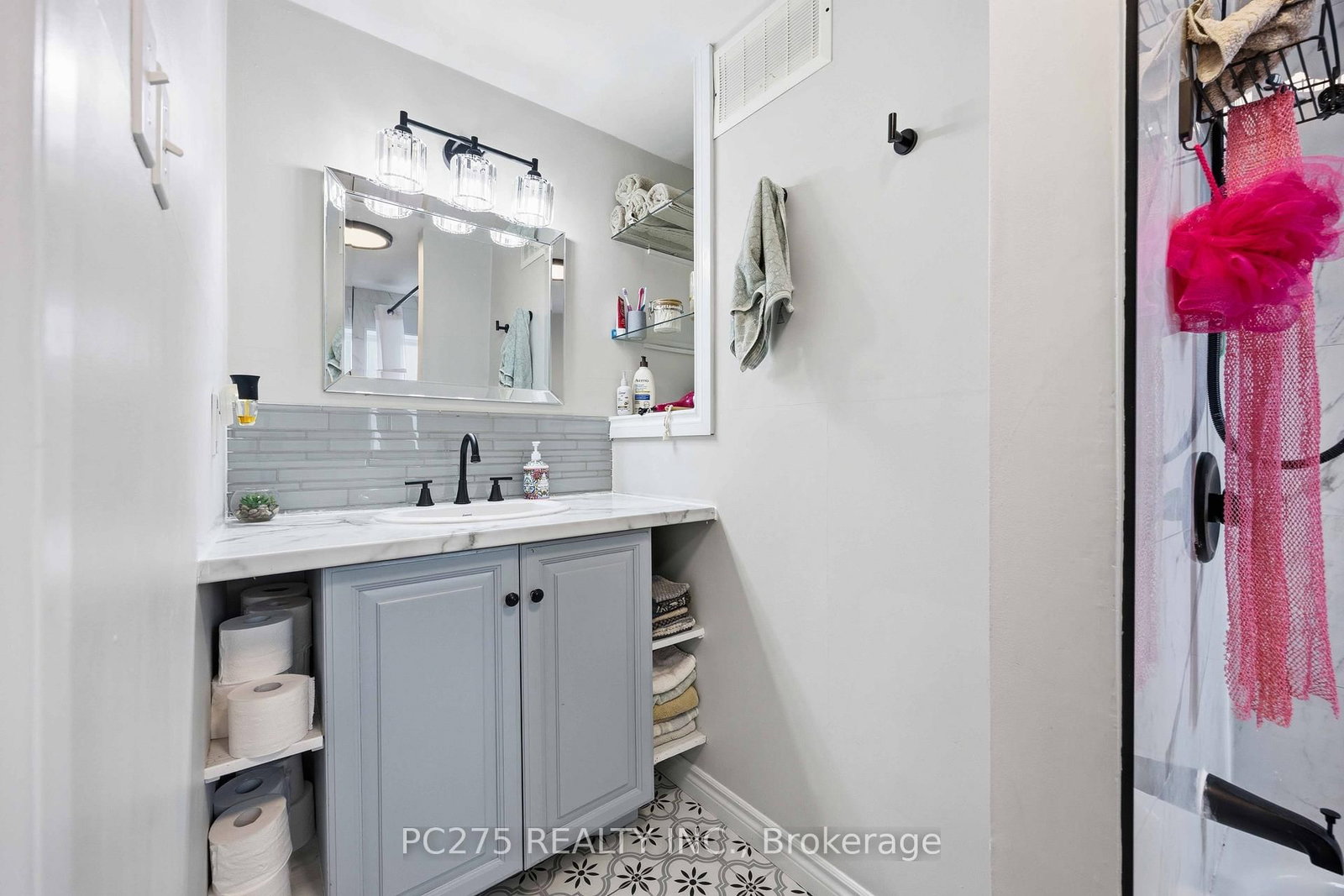 112 Essex Street • Sarnia, ON photo 16