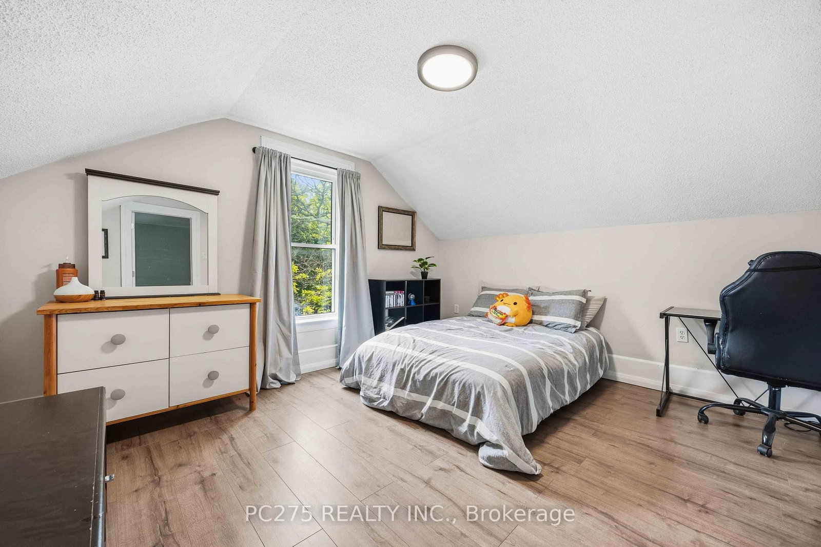 112 Essex Street • Sarnia, ON photo 20