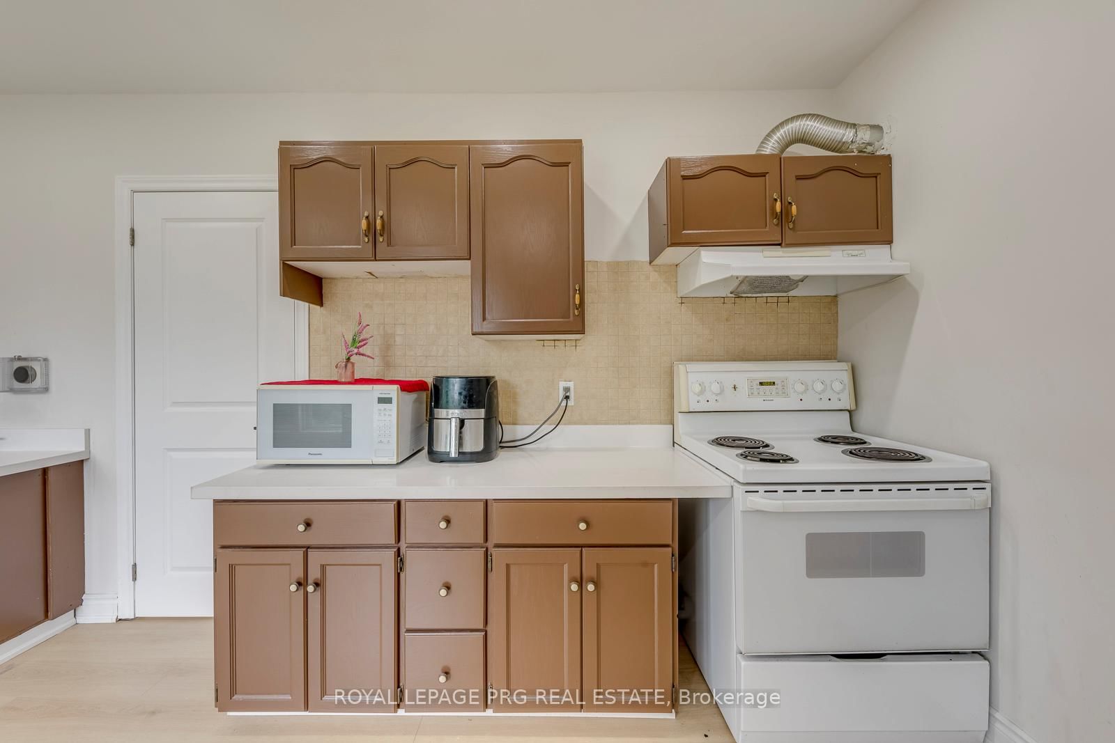 54 Walter Street • Brantford, ON photo 8