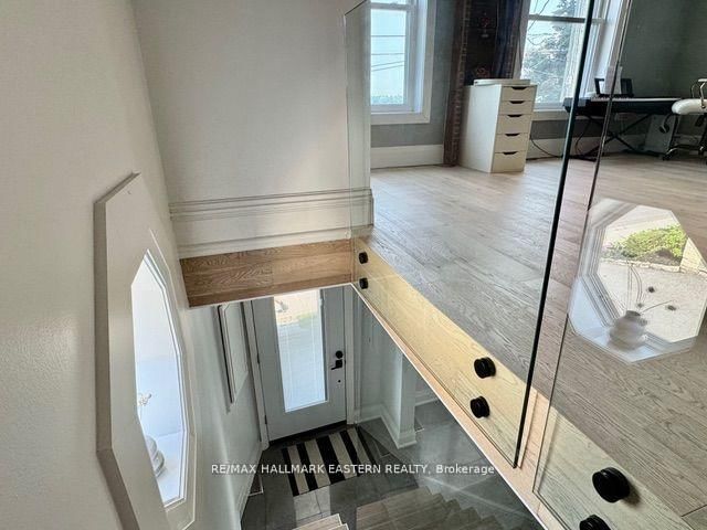 29 Crescent Street • Peterborough, ON photo 11