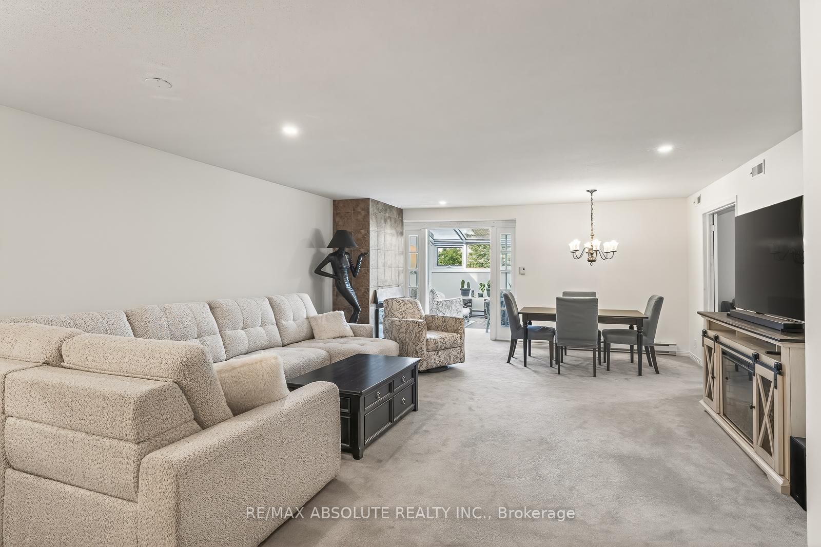 206 Stratas Court