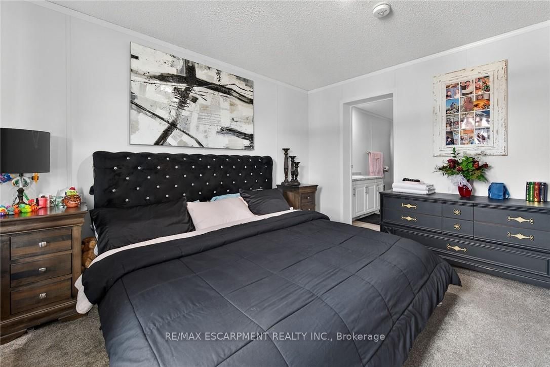 29 Hickory Hollow • Haldimand, ON photo 23
