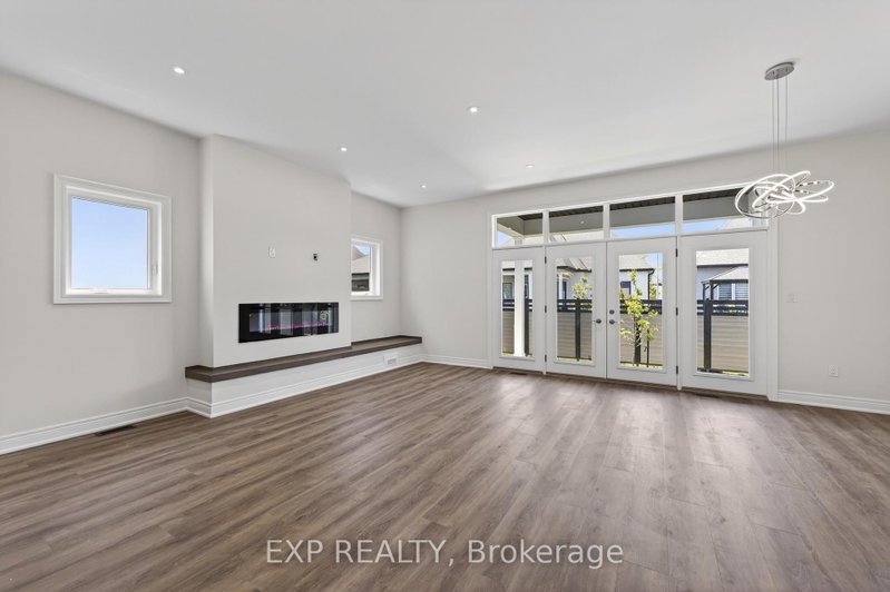 6 BUTTERNUT Crescent