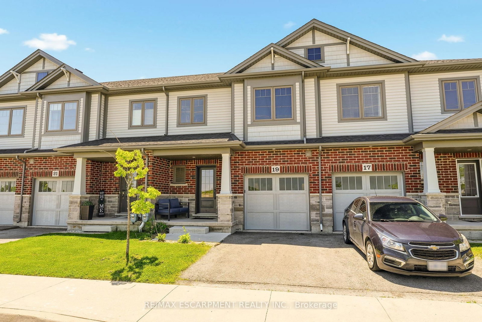 19 Severino Circle • West Lincoln, ON photo 2