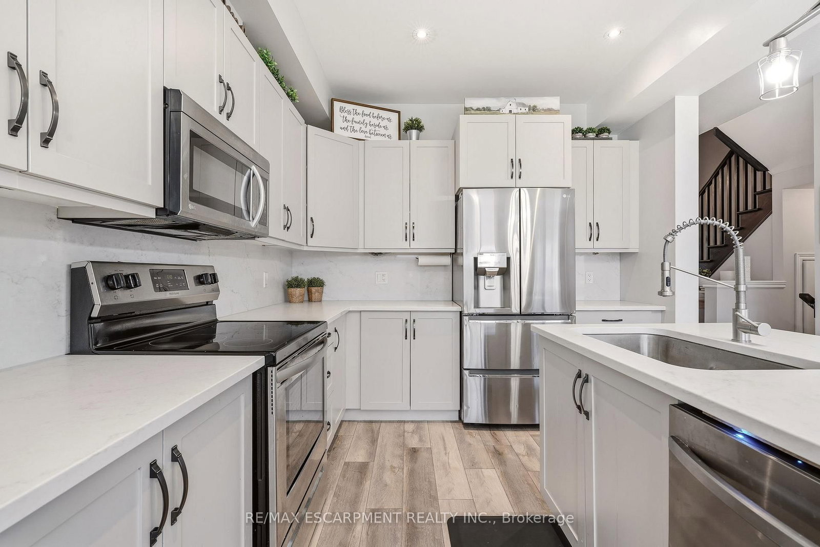 19 Severino Circle • West Lincoln, ON photo 9