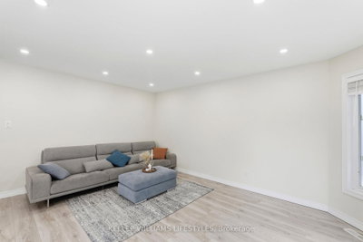 1127 FOXHUNT Road • London North, ON photo 5