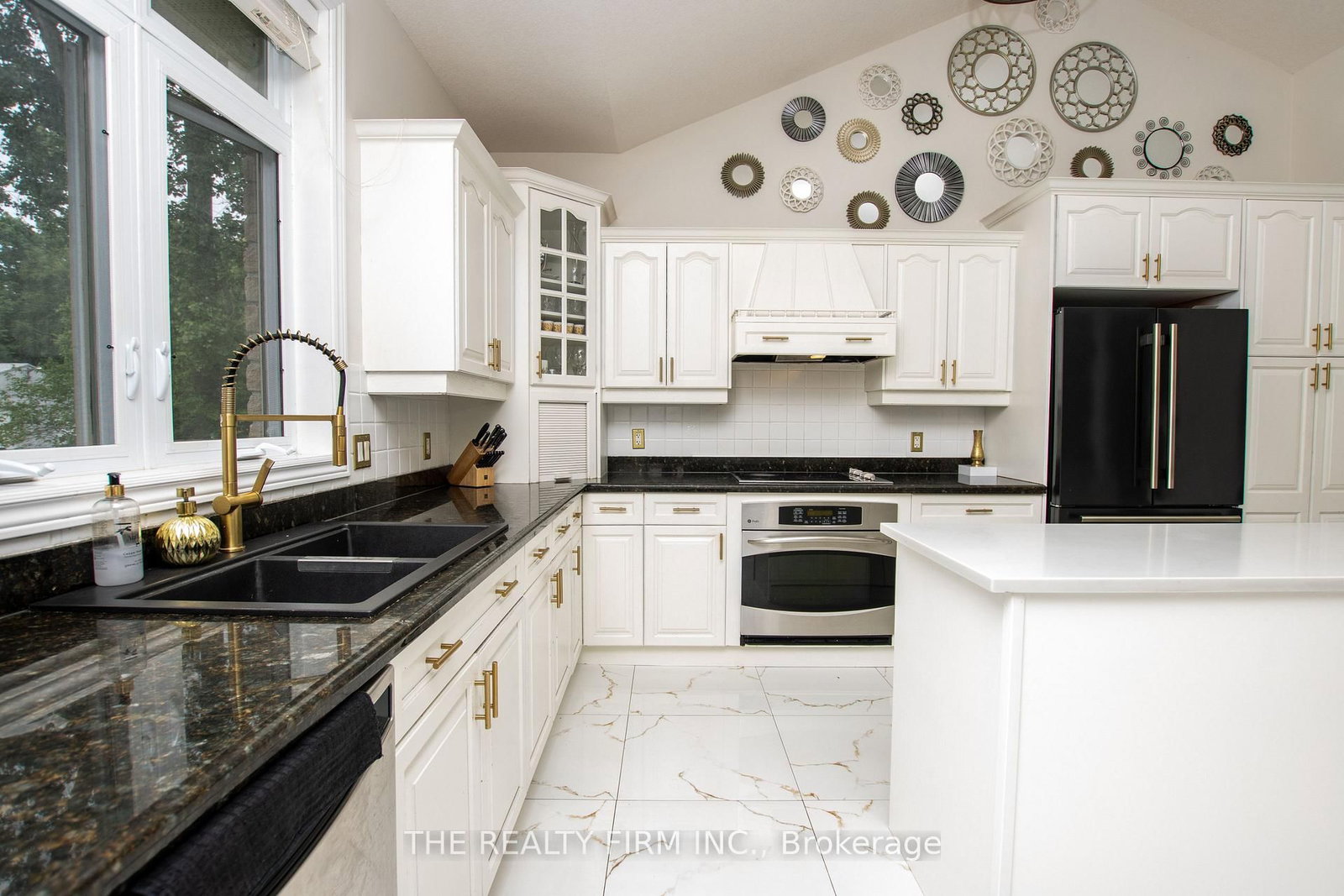 24677 Pioneer Line • West Elgin, ON photo 10