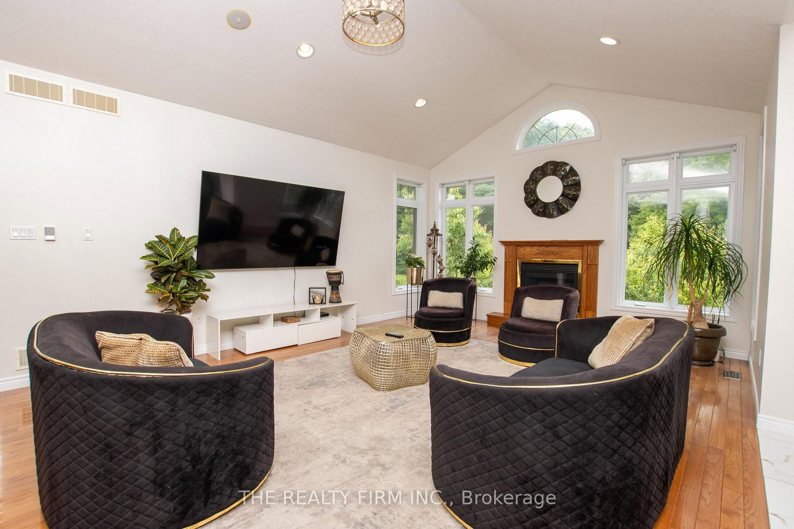 24677 Pioneer Line • West Elgin, ON photo 6