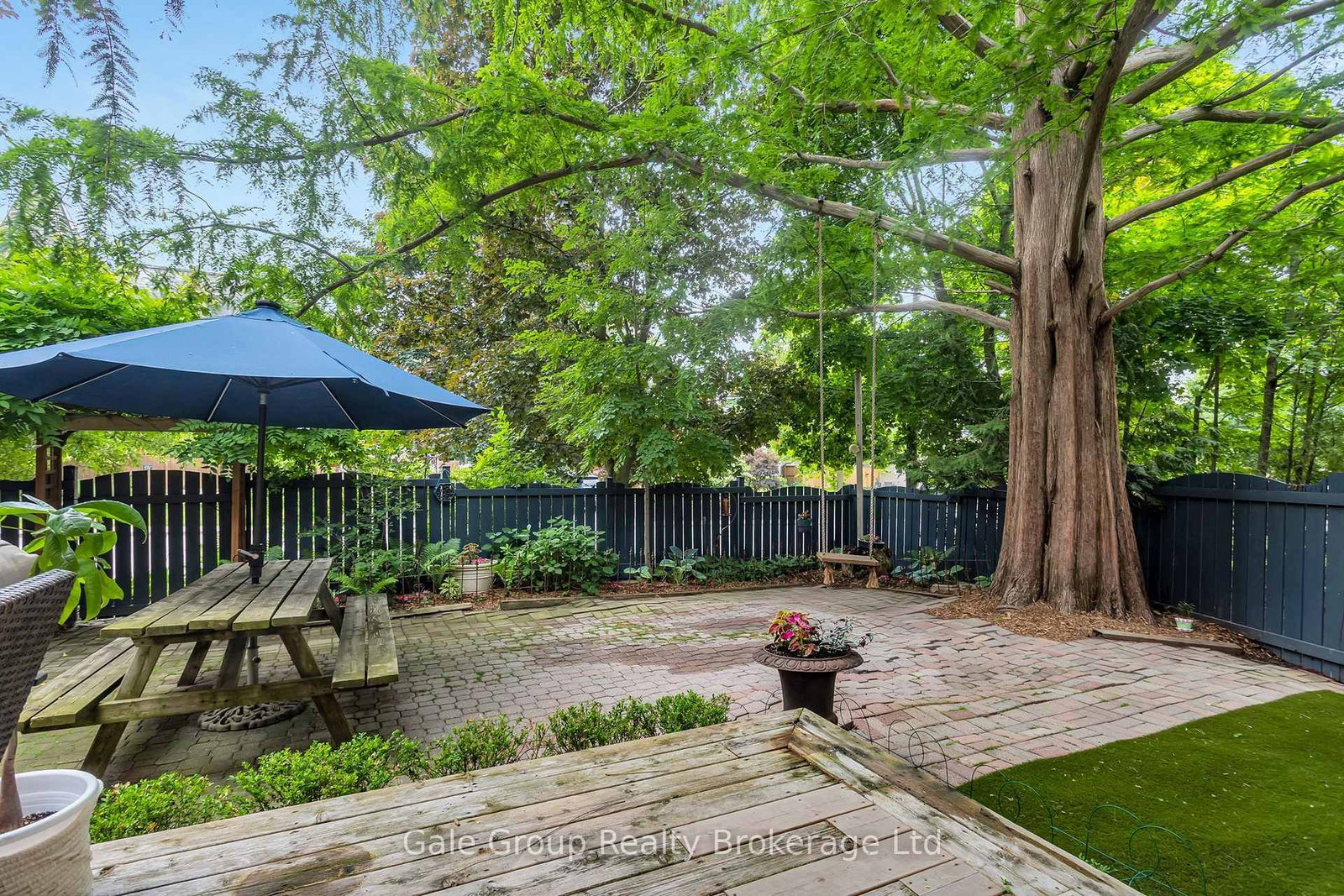 105 Vansittart Avenue • Woodstock, ON photo 10