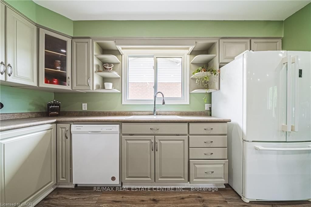 27 Ludlow Crescent • Brantford, ON photo 14