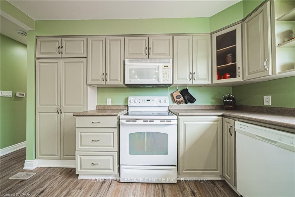 27 Ludlow Crescent • Brantford, ON photo 15
