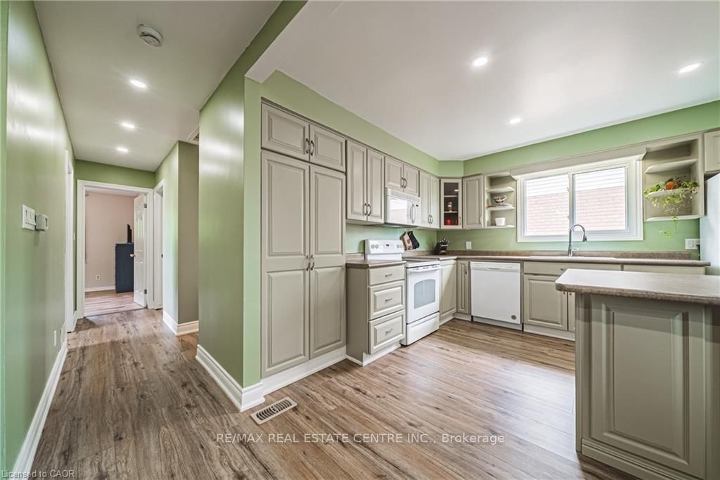 27 Ludlow Crescent • Brantford, ON photo 16