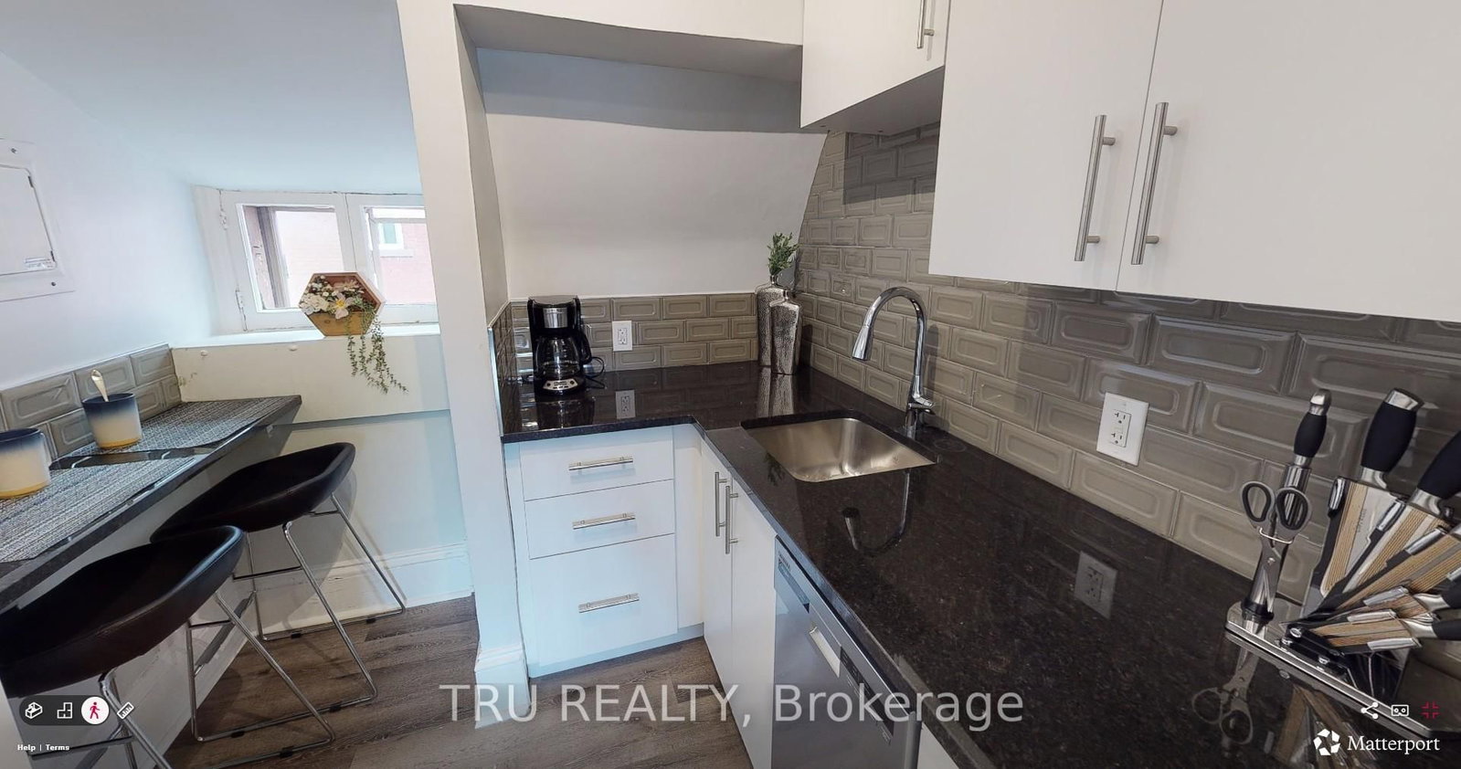 360 Friel Street • Ottawa, ON photo 8