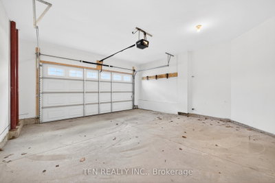 245 Bur Oak Drive • Thorold, ON photo 8