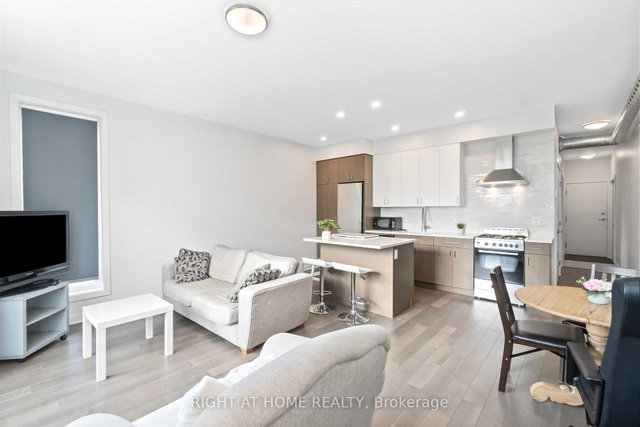 305 - 22 Perkins Street