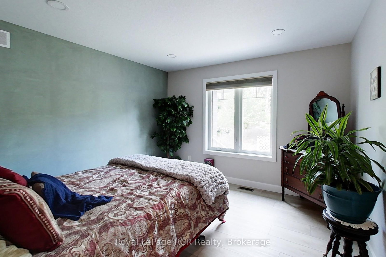 855 17th Street • Hanover, ON photo 17