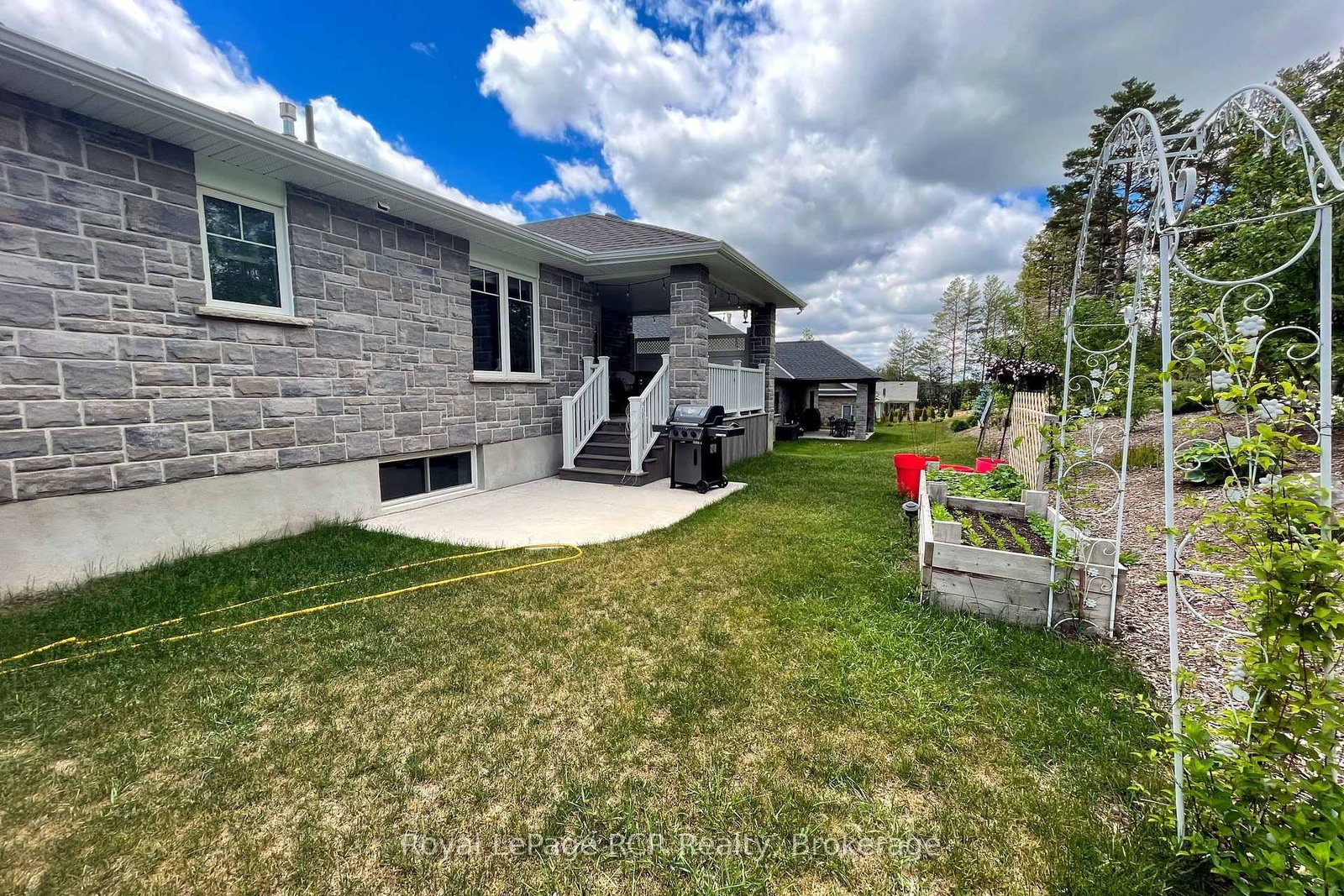 855 17th Street • Hanover, ON photo 24