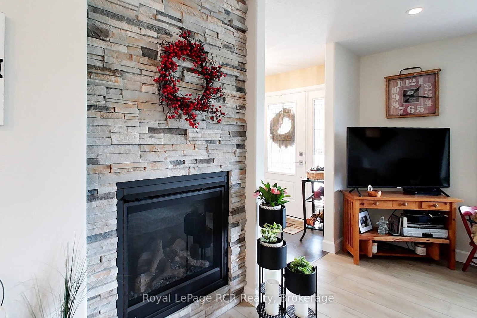 855 17th Street • Hanover, ON photo 5
