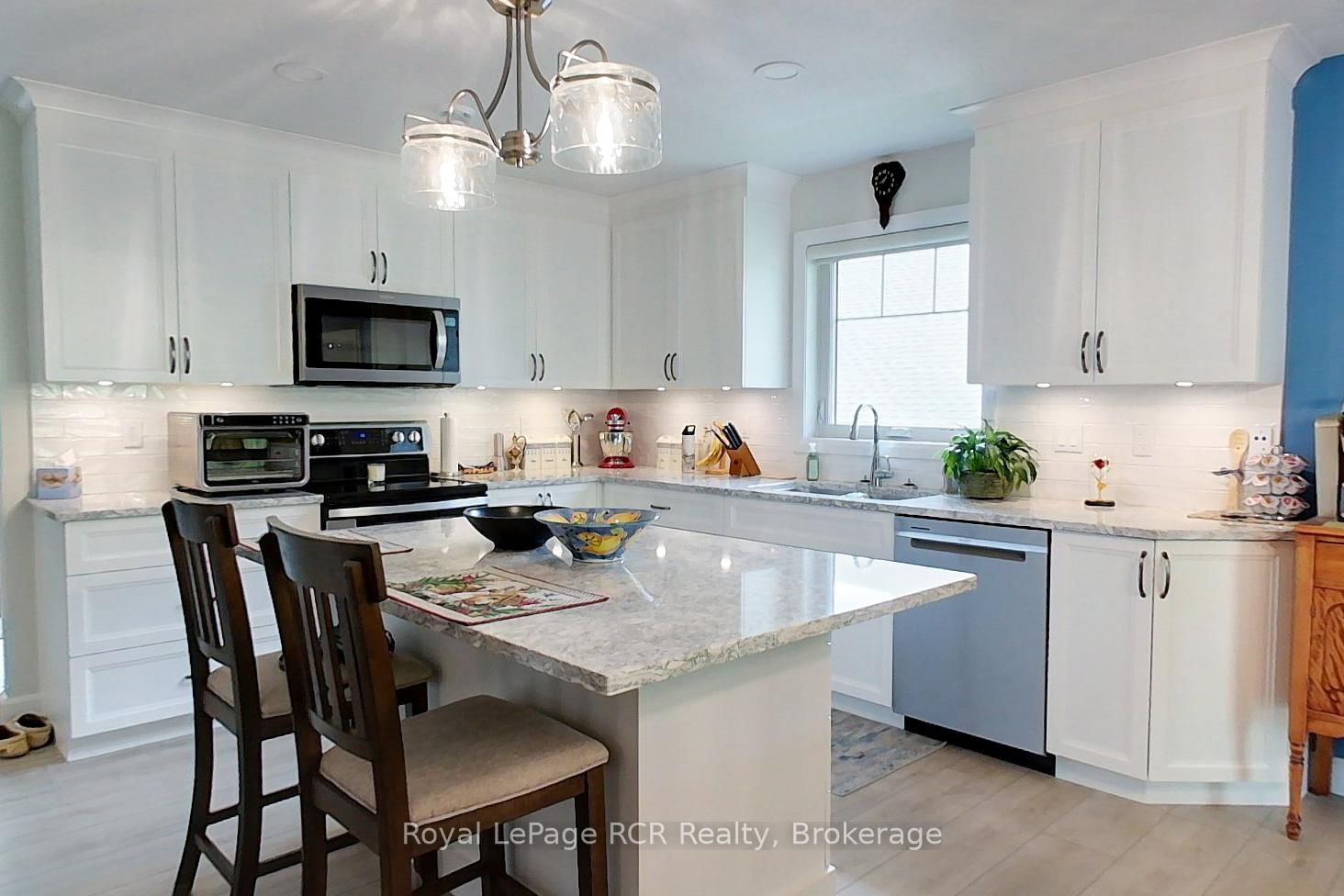 855 17th Street • Hanover, ON photo 6