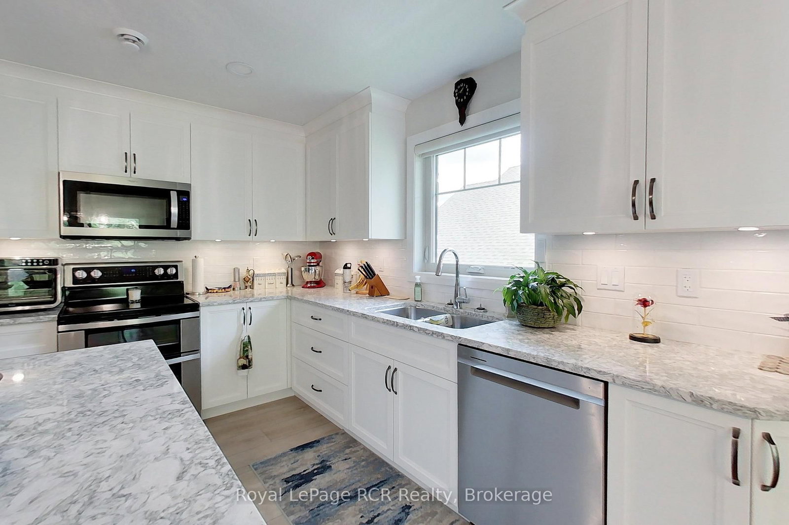 855 17th Street • Hanover, ON photo 8