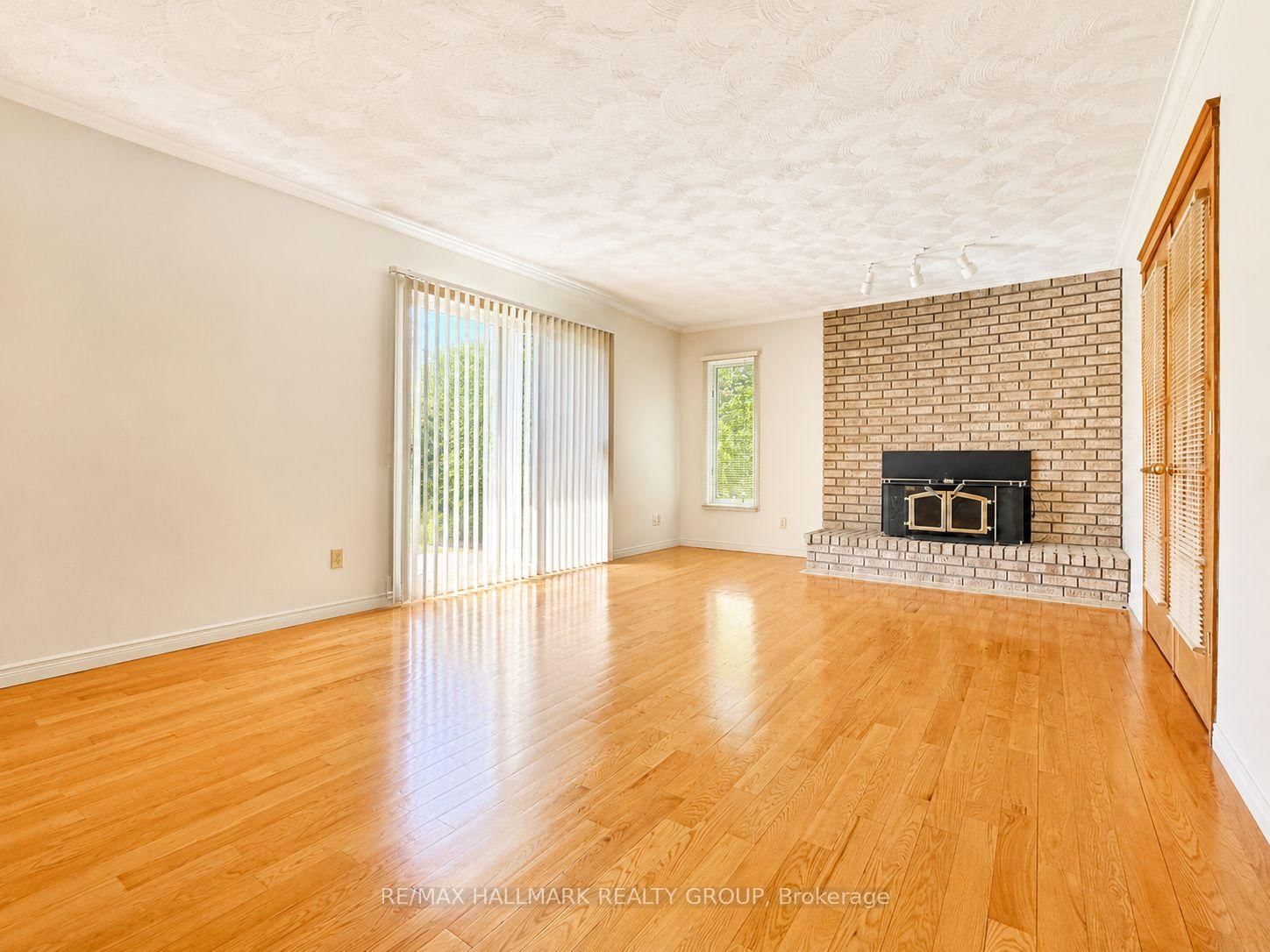 591 Laurin Street • Hawkesbury, ON photo 6
