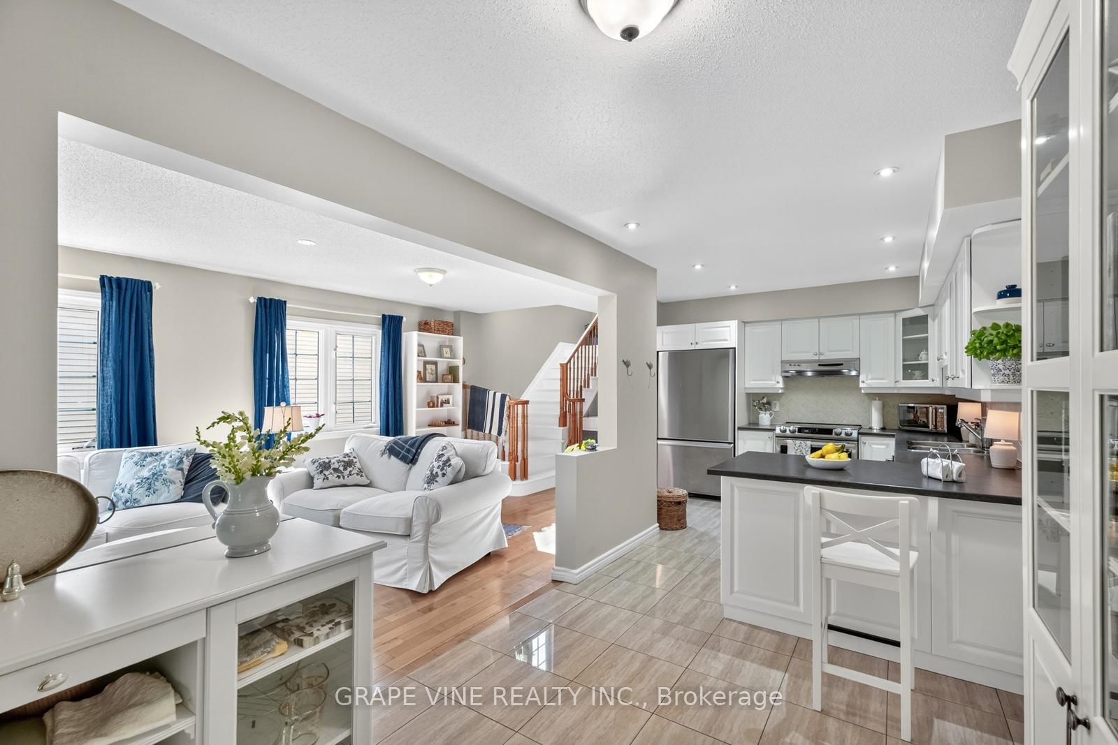 21 Fieldberry Private • Ottawa, ON photo 17