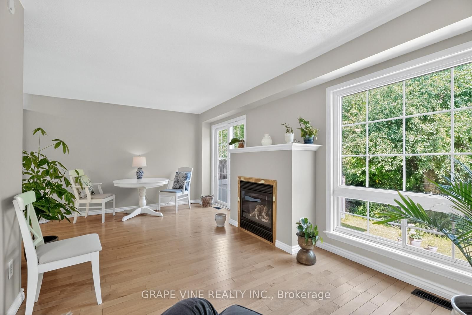 21 Fieldberry Private • Ottawa, ON photo 18
