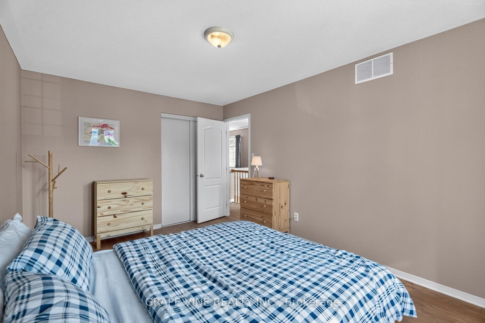 21 Fieldberry Private • Ottawa, ON photo 28