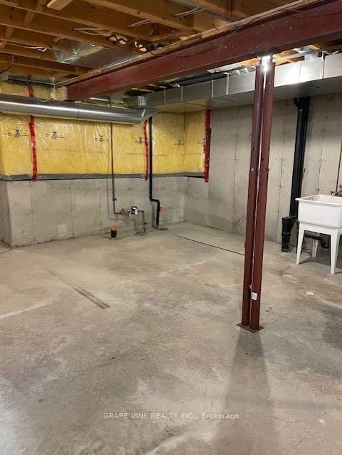 21 Fieldberry Private • Ottawa, ON photo 32