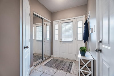 21 Fieldberry Private • Ottawa, ON photo 5