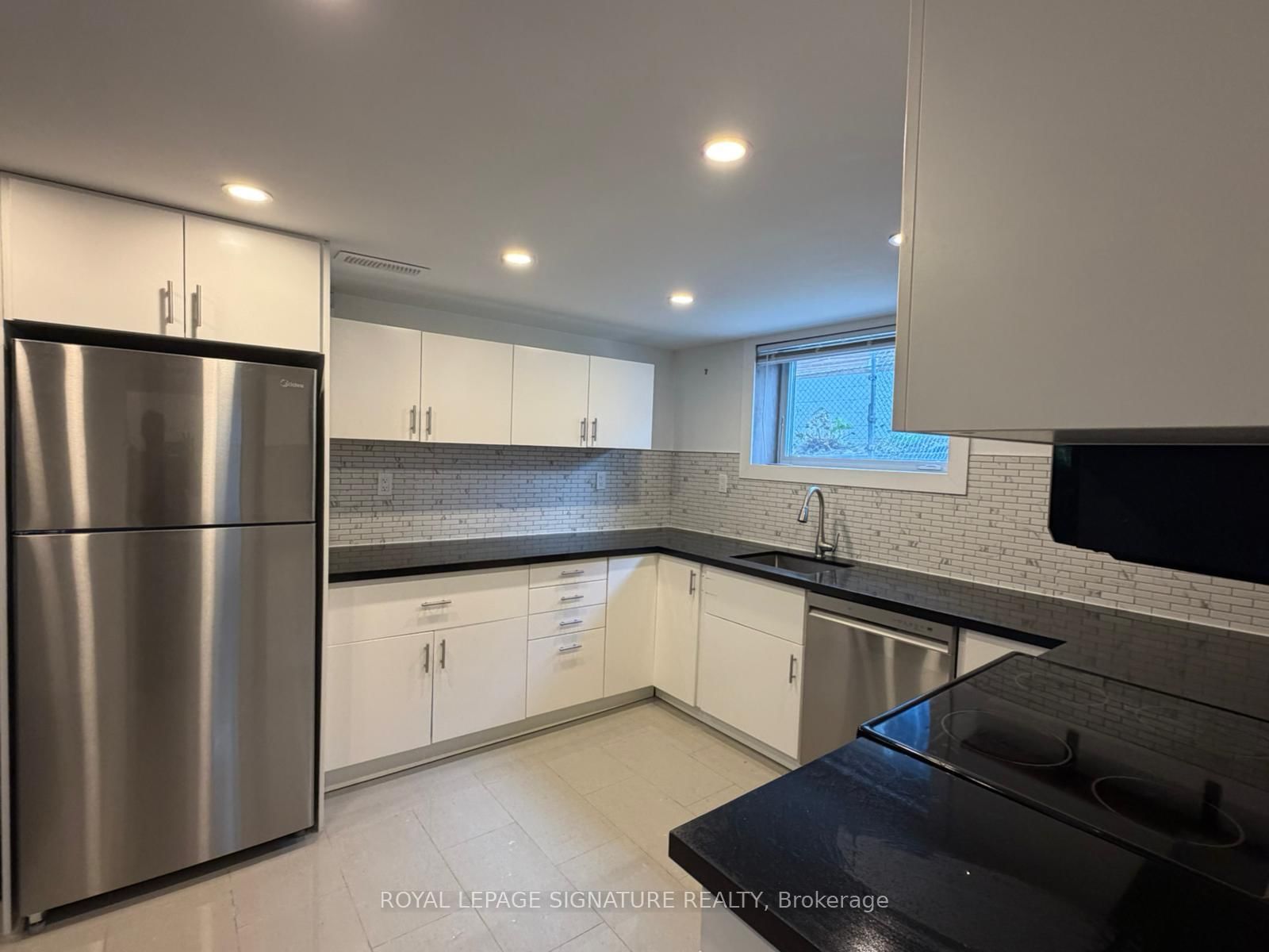 Detached House for lease at 9 Fieldway Drive, Hamilton, Ontario, L9A 2L2 - Bruleville - MLS: X13442826