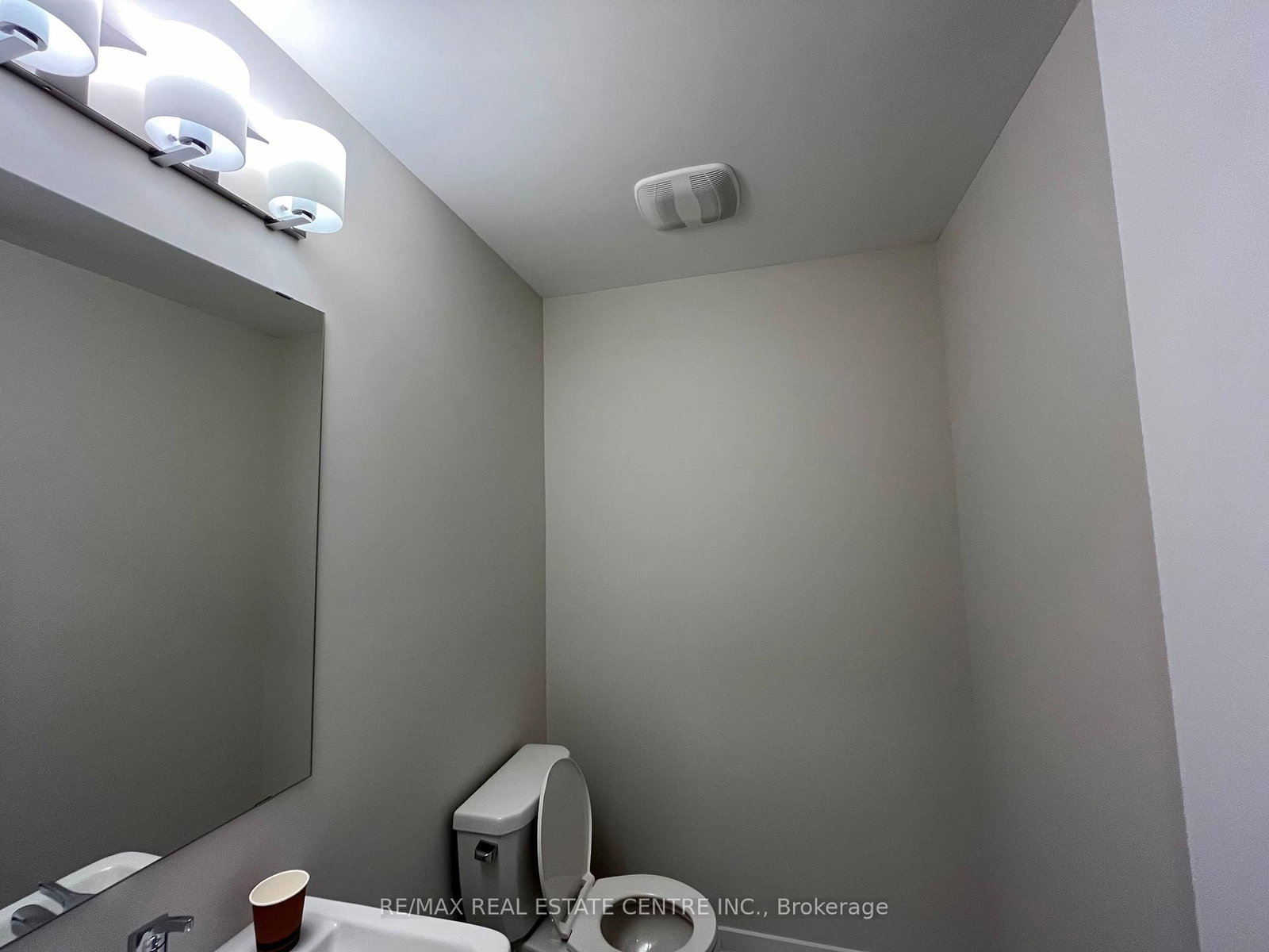 540 Oldenburg Avenue • Richmond, ON photo 4