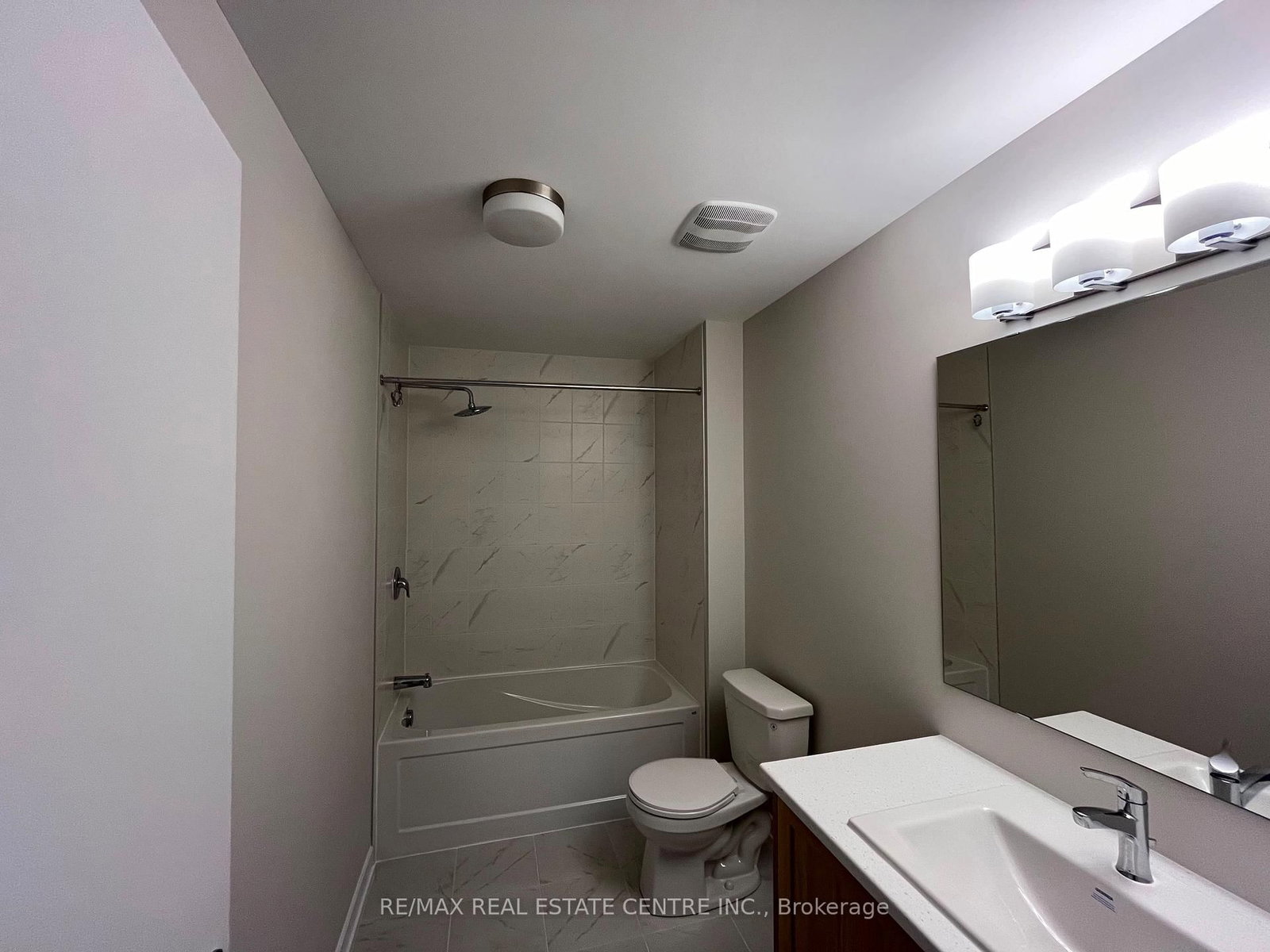 540 Oldenburg Avenue • Richmond, ON photo 6