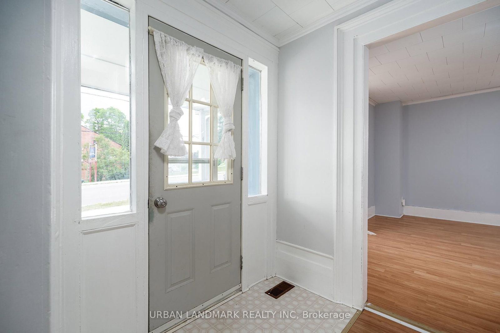 136 St Lawrence Street • Madoc, ON photo 3