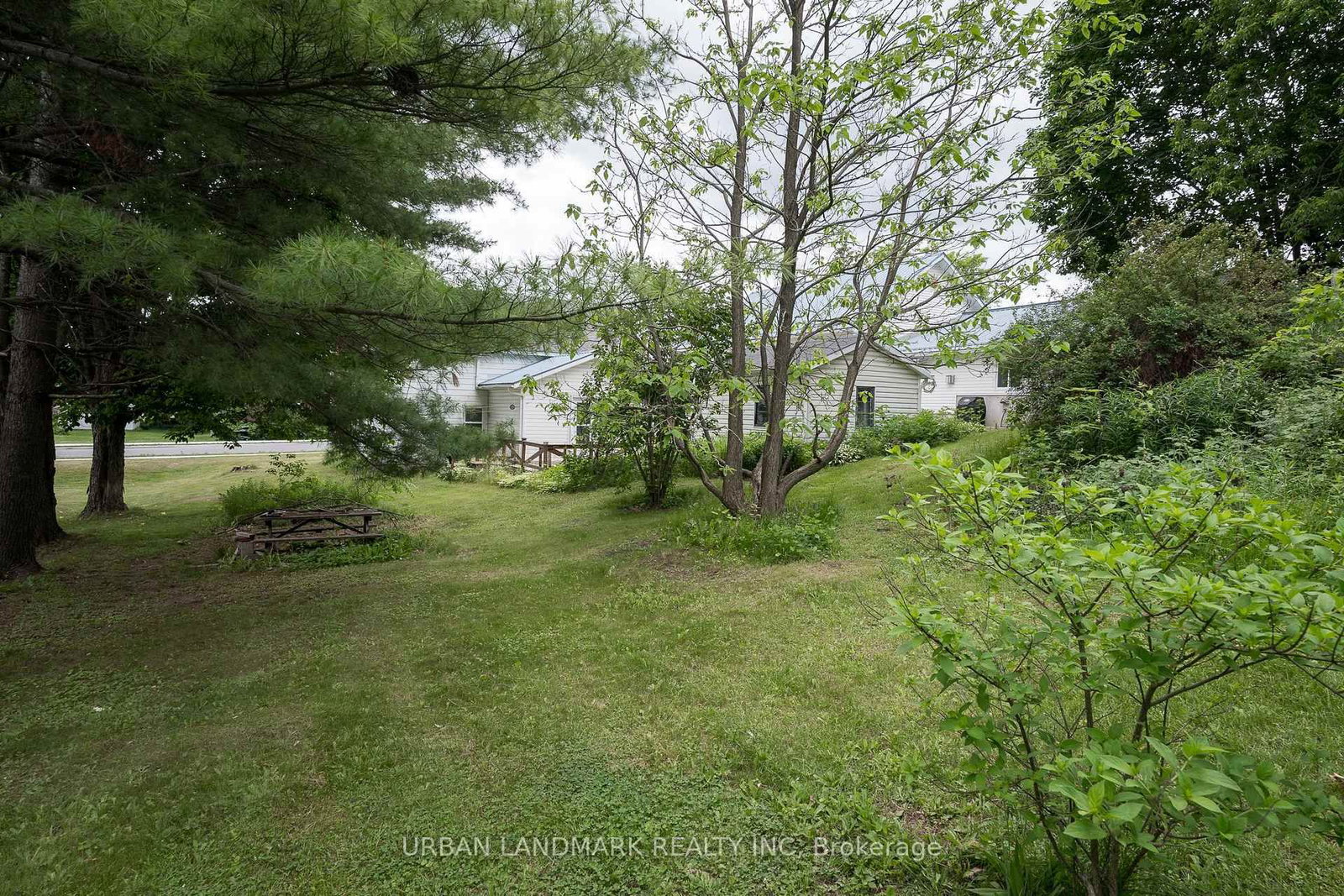 136 St Lawrence Street • Madoc, ON photo 33