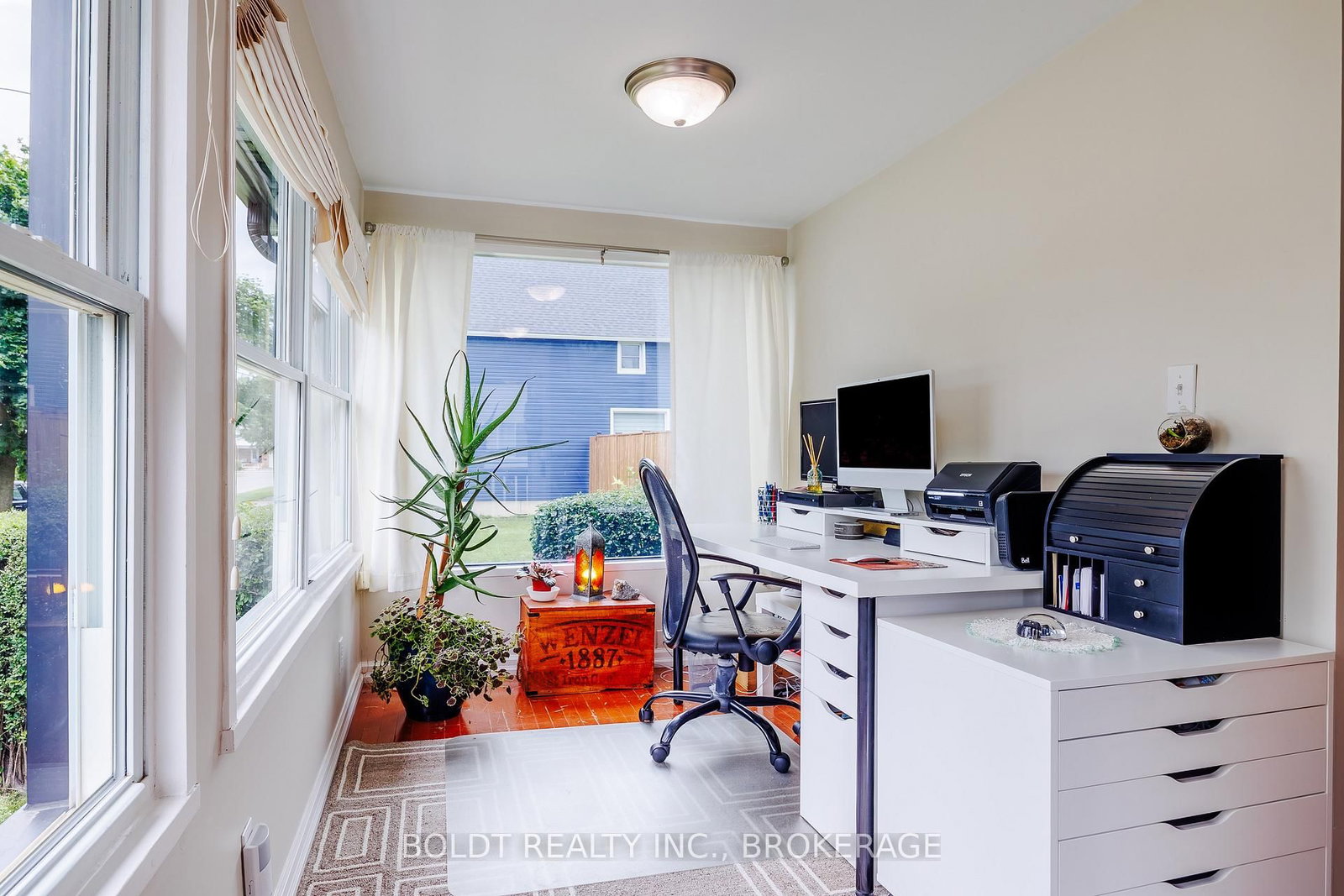 Listing Image 7