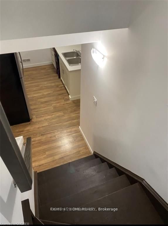 44 Franklin Street S