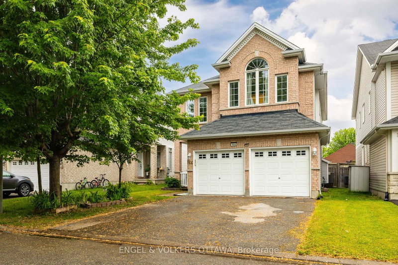home for sale on 166 Macara Crescent
