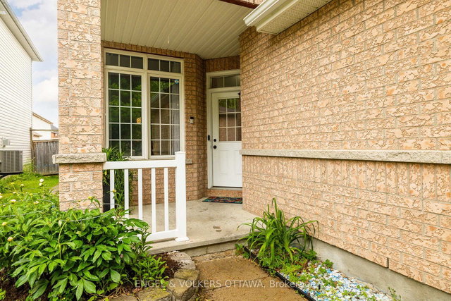 166 Macara Crescent