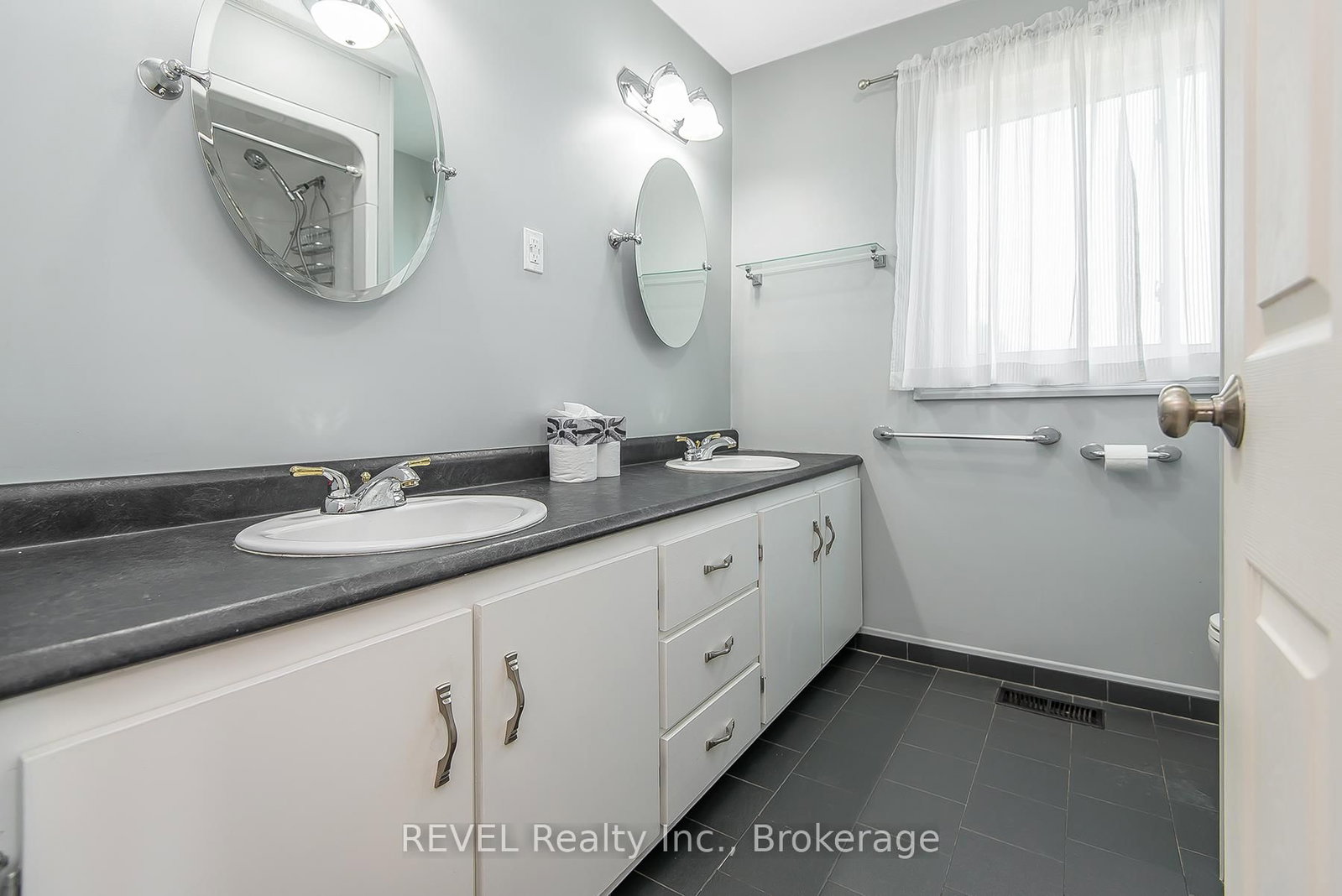 373 Hennepin Avenue • Welland, ON photo 21
