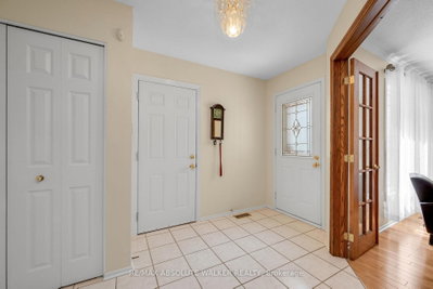 14 Inwood Drive • Ottawa, ON photo 3