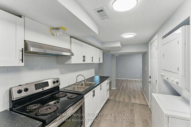 Lower - 290 Scholfield Avenue S